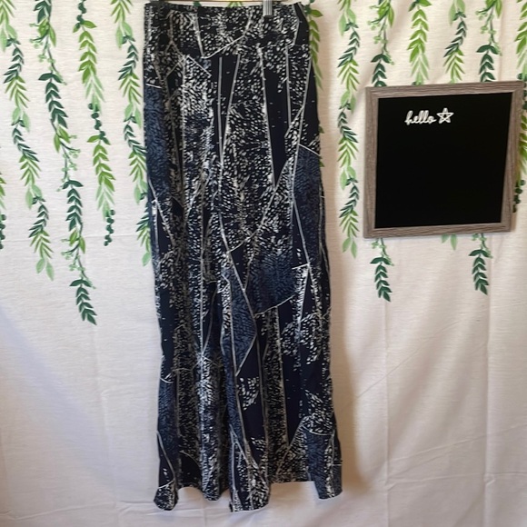 EUC Size M Mossimo Navy/White Print Wide Legged 100% Polyester Pants C1 - Picture 1 of 4